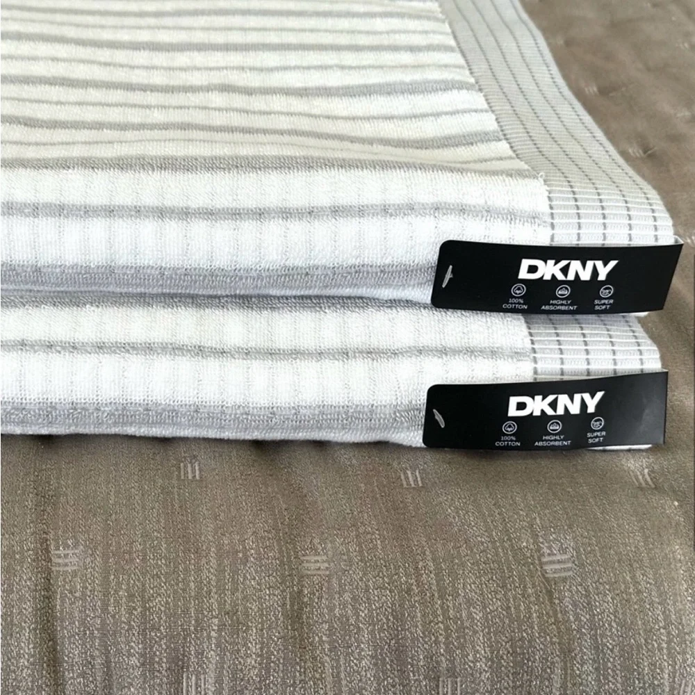 DKNY Cotton Bath Towels Set of 2 Gray & White Stripes NEW